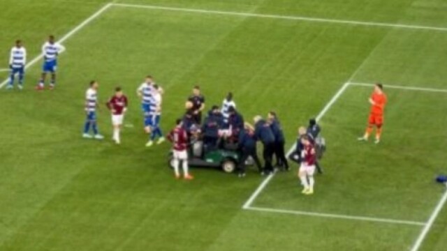 Γουέστ Χαμ: Τραυματίστηκε στο κεφάλι και έφυγε με φορείο ο Μαυρόπανος από το ματς με την ΚΠΡ