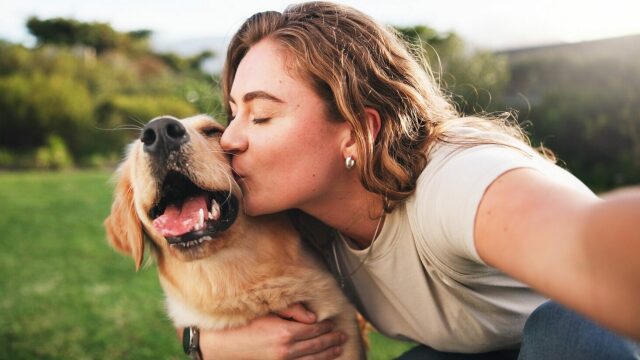 Το συγκινητικό συναίσθημα που νιώθει ο σκύλος όταν του λέμε “σε αγαπώ” – Τι δείχνει μια έρευνα