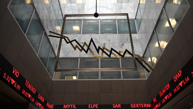 Χρηματιστήριο Αθηνών: «Φρένο» στο υψηλό 16 ετών, αλλά κράτησε τις 2.200 μονάδες