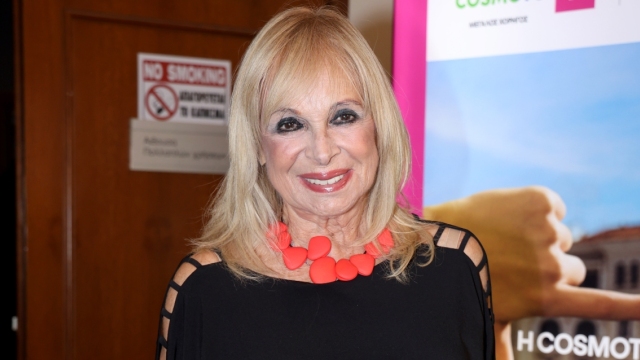 Άννα Φόνσου για Ζωζώ Σαπουντζάκη: Ακούει αυτά που λένε για την υγεία της και της κακοφαίνεται πολύ και κλαίει