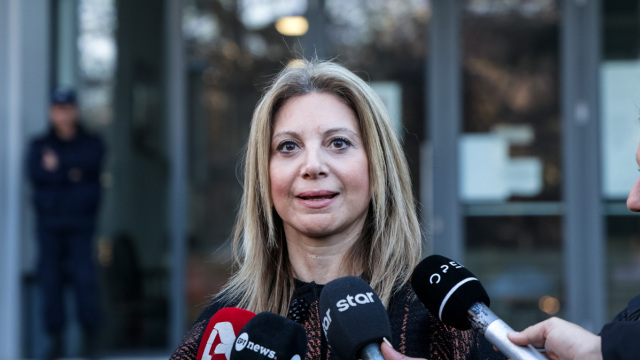 Συνεχίζονται οι πολιτικές αντιδράσεις για την Καρυστιανού που επέμεινε για τις αμβλώσεις, ενώ ο Φειδίας πρότεινε μελλοντική συνεργασία