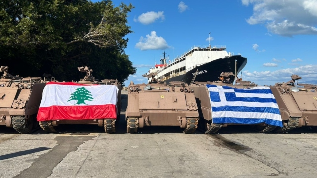 Η Ελλάδα παρέδωσε στρατιωτικό υλικό στον Λίβανο: Μεταφορά τεθωρακισμένων και οχημάτων στη Βηρυτό