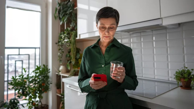 Απίστευτο: Εφαρμογή που τσεκάρει αν «είσαι ζωντανός» έγινε Νο1 στην Κίνα
