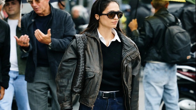 Δερμάτινο τζάκετ: Πέντε φρέσκες ιδέες για να το φορέσετε αυτή τη σεζόν
