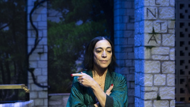 Έλενα Τοπαλίδου: «Η τέχνη και η μητρότητα είναι τα πιο ισχυρά πράγματα στη ζωή μου»
