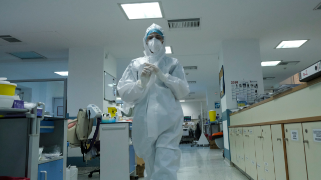 Ποιοι ιοί ανησυχούν πολύ τους λοιμωξιολόγους - Μπορεί να φέρουν πανδημία το 2026;
