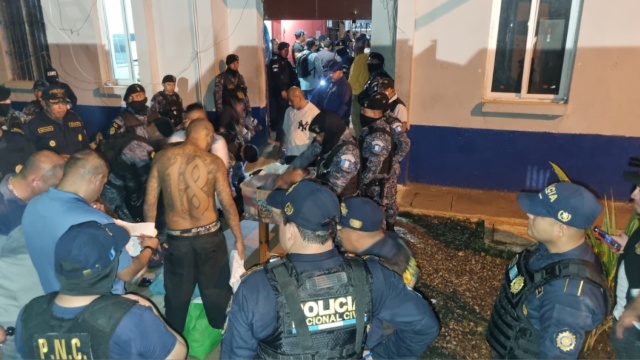 Εξεγέρσεις συμμοριών σε φυλακές της Γουατεμάλας