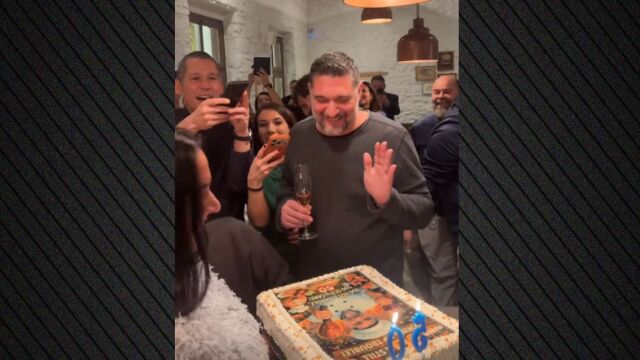 Ο Πάνος Ιωαννίδης έκλεισε τα 50 και τα γιόρτασε με τους κριτές του «MasterChef»
