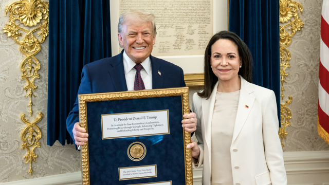 Πάγος από το Ίδρυμα Νόμπελ για το «δώρο» της Ματσάδο στον Τραμπ: Το βραβείο δεν μεταβιβάζεται «ούτε συμβολικά»
