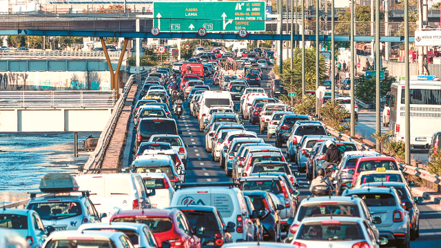 6+1 μέτρα για να συμμαζέψουν το χάος στην κυκλοφορία στην Αττική