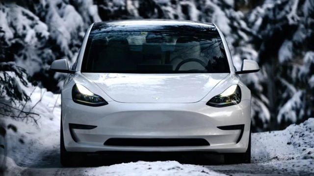 Τι υπερτερεί στη βαρυχειμωνιά; Η βενζίνη ή τα ηλεκτρικά;