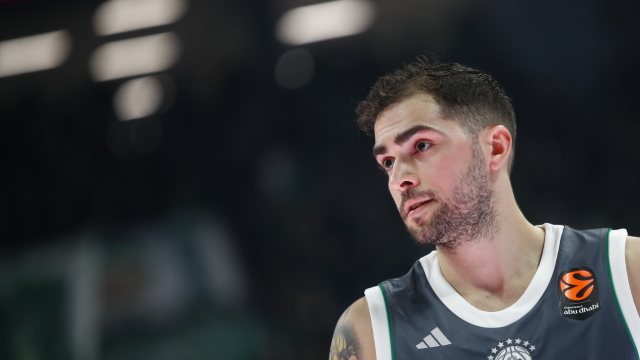 Τολιόπουλος: «Πάντα είμαι έτοιμος να βοηθήσω, θα ήθελα να είναι εδώ η γυναίκα μου με τον γιο μου να πανηγυρίσουμε μαζί»