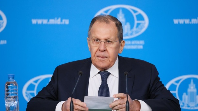 Λαβρόφ: Η Ρωσία παραμένει ανοιχτή σε διπλωματική λύση για την Ουκρανία, η Δύση υπονομεύει τις διαπραγματεύσεις