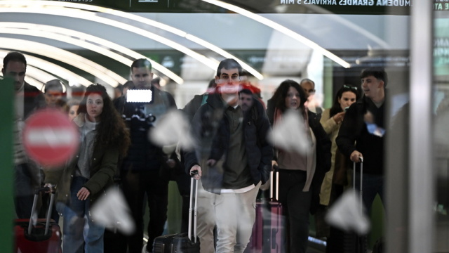 Δύο σιδηροδρομικά ατυχήματα στη Βαρκελώνη μετά την τραγωδία: Τουλάχιστον 15 τραυματίες από κατάρρευση τοιχίου
