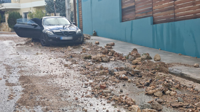 «Αυτό που έγινε δεν το έχουμε ξαναζήσει» λέει ο δήμαρχος Γλυφάδας - Ζήτησε να τεθεί η πόλη σε κατάσταση εκτάκτου ανάγκης