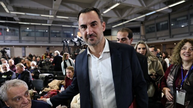 Χαρίτσης κατά Καρυστιανού: «Η αντιδραστική ατζέντα δεν γνωρίζει σύνορα», ανοιχτός σε διάλογο με τον Τσίπρα