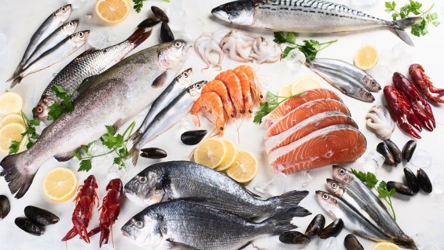 Τι προσέχει μια χημικός τροφίμων σε ένα ιχθυοπωλείο για να ψωνίσει με ασφάλεια
