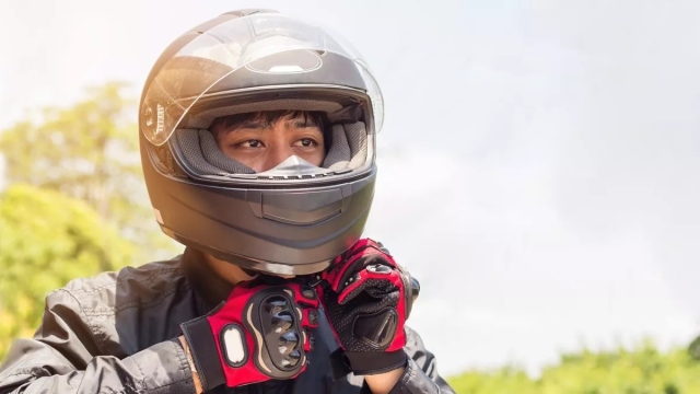 Δεν δένεις το κράνος; Αυτό είναι το πρόστιμο!