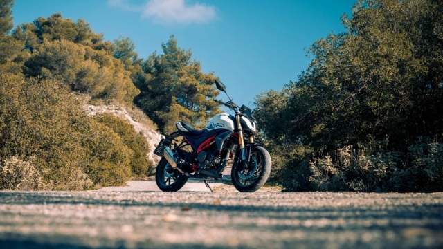 Video: Μαχητής και αρτίστας το Morbidelli N300