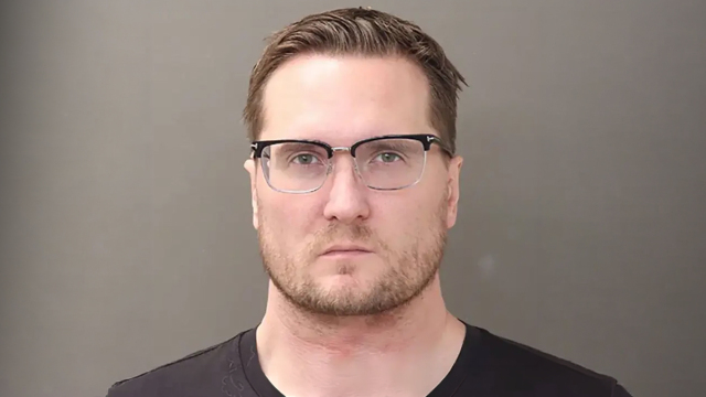 Γιατρός στις ΗΠΑ σκότωσε με 16 σφαίρες την πρώην σύζυγό του και τον νέο της σύντροφο
