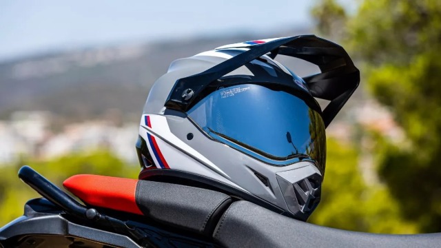 4+1 tips για να διαλέξετε το καλύτερο κράνος
