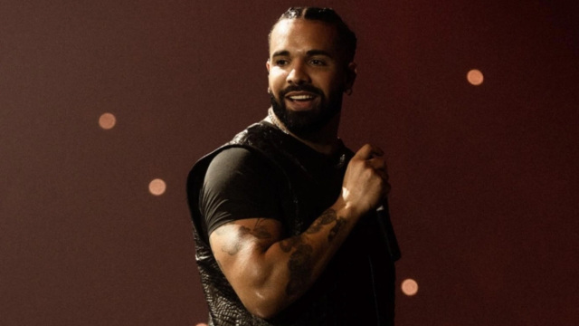 Η «κατάρα» του Drake ξαναχτυπά: Έχασε 1 εκατ. δολάρια σε στοίχημα στο Super Bowl