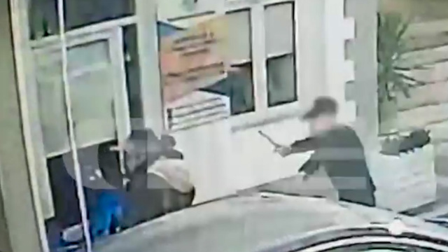 «Ήμουν νευριασμένος, τον χτύπησα με το γκλοπ και μετά με τα χέρια» λέει ο 25χρονος που επιτέθηκε στον κουρέα στην Πύλο 