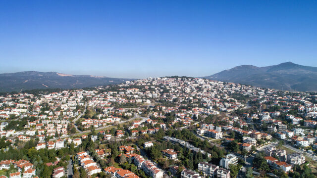 
Θεσσαλονίκη: 4 διαμερίσματα προς πώληση σε Πανόραμα, Καλαμαριά και Πυλαία
