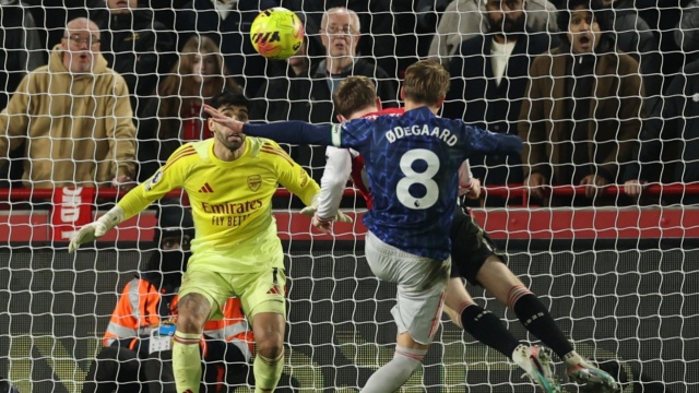 Premier League: «Σκόνταψε» η Άρσεναλ και πλησίασε η Σίτι, 1-1 με την Μπρέντφορντ, δείτε τα γκολ