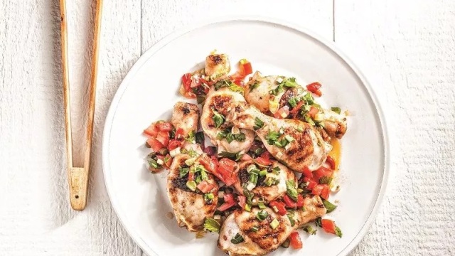 Η συνταγή της ημέρα: Μπουτάκια κοτόπουλου σε μπίρα. Το μενού της εβδομάδας (16/2 – 22/2)
