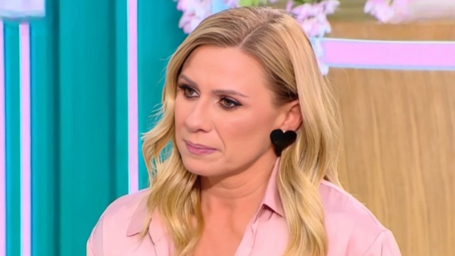 Κατερίνα Καραβάτου για την προσωπική της ζωή: Έκανα πίσω για τα παιδιά μου, σκεφτόμουν αν τους κάνω κακό