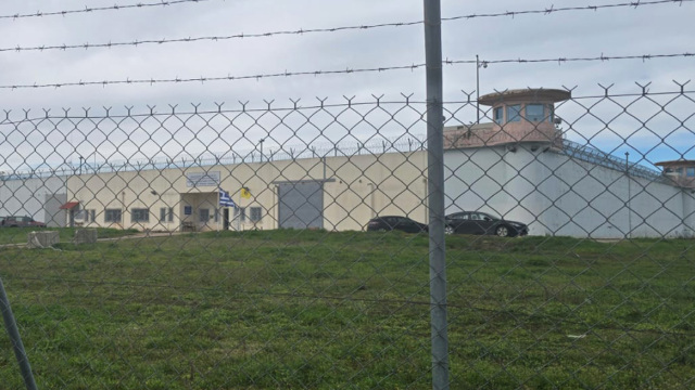 Πώς έγινε η δολοφονία του ισοβίτη στις φυλακές Δομοκού: Το τυφλό σημείο, ο Αλκέτ Ριζάι και ο Βούλγαρος που «έσωσε» τον αρχιφύλακα
