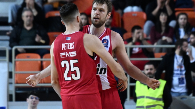 «Σβηστός» στον τελικό του Κυπέλλου μπάσκετ ο Ολυμπιακός, 91-67 το Μαρούσι, βίντεο 