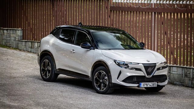 Alfa Romeo Junior Ibrida: Με μεγάλο όφελος και τεράστια εγγύηση στην Ελλάδα
