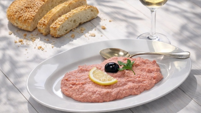 Ταραμάς: Τι είναι, από τι φτιάχνεται και πώς τον επιλέγουμε (+συνταγές)