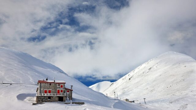 Αγωνία για τον 74χρονο πεζοπόρο που αγνοείται στο Βελούχι: Αισθάνθηκε αδιαθεσία και σταμάτησε την ανάβαση