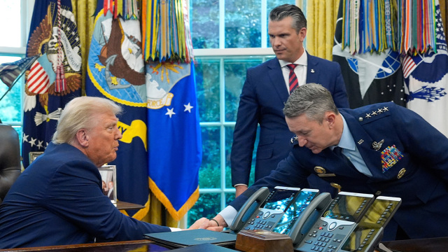 «Ο στρατηγός που επηρεάζει τον Τραμπ προειδοποίησε για μακροχρόνιο πόλεμο με το Ιράν» λέει το Axios - Δεν ισχύει, απάντησε ο πρόεδρος των ΗΠΑ