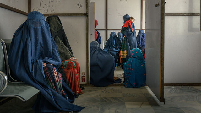 Νέος νόμος των Ταλιμπάν νομιμοποιεί τη βία κατά των γυναικών και των παιδιών