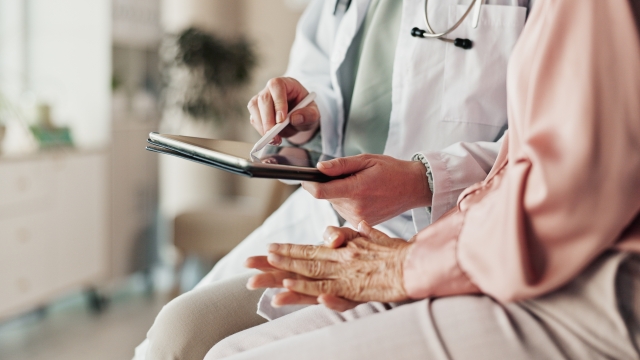 Η αόρατη πάθηση που επηρεάζει πάνω 250 εκατ. ασθενείς μετά τον καρκίνο