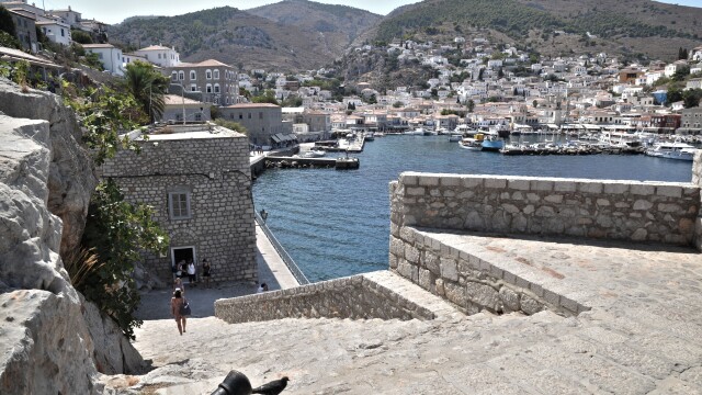 Ύδρα: Οδηγός για το αρχοντικό νησί με τη μεγάλη ναυτική παράδοση