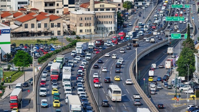 Κυκλοφοριακό κομφούζιο στον Κηφισό, αυξημένη κίνηση και καθυστερήσεις στους κεντρικούς δρόμους του Λεκανοπεδίου