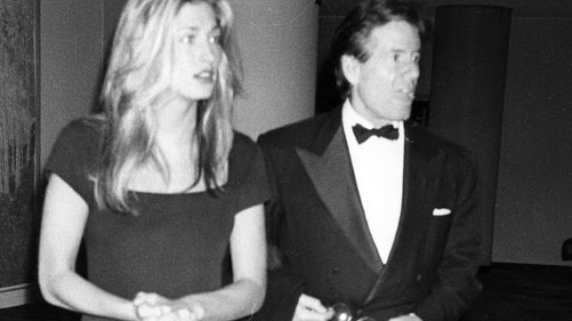 Καρολίν Μπεσέτ - Κένεντι και Τζον Κένεντι: Η άγνωστη ιστορία της γνωριμίας τους όπως την αποκάλυψε ο Κάλβιν Κλάιν (βίντεο)