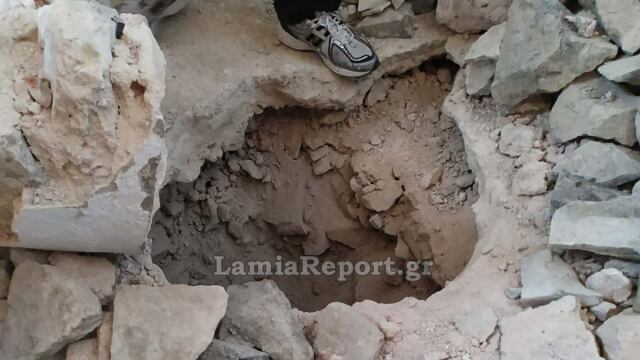 Κατέστρεψαν την Αγία Τράπεζα σε εκκλησία στη Φθιώτιδα για να βρουν… λίρες, δείτε φωτογραφίες