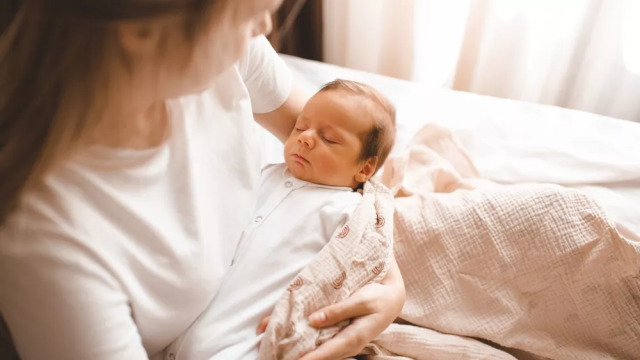 Δημογραφικό «καμπανάκι» στην Ιαπωνία – Μειώθηκαν οι γεννήσεις για 10η συνεχόμενη χρονιά
