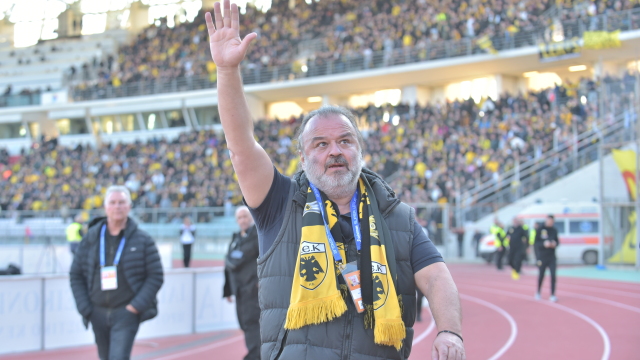 ΑΕΚ: Ο Ηλιόπουλος πήρε το μικρόφωνο και μίλησε στους χιλιάδες οπαδούς της ομάδας του στο Πανθεσσαλικό, βίντεο 