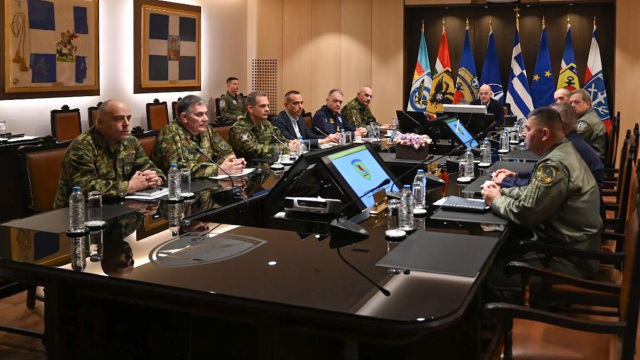 Έκτακτη σύσκεψη στο Υπουργείο Άμυνας για τις εξελίξεις στο Ιράν: Η Σούδα, οι Patriot και η... «Υδρα»