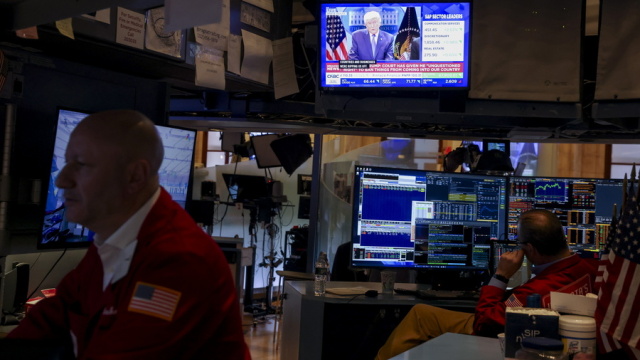 Υψηλή μεταβλητότητα στη Wall Street - Απορρόφησε τους κλυδωνισμούς από τον πόλεμο στο Ιράν