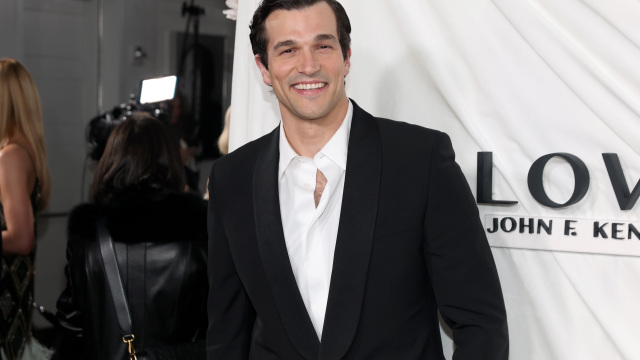 Πολ Άντονι Κέλι: Φέτος είναι η χρονιά του - Αφού υποδύθηκε τον Τζον Φ. Κένεντι Τζούνιορ, έγινε πατέρας