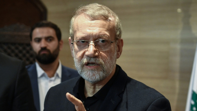 Λαριτζανί: Δεν θα διαπραγματευτούμε με τις ΗΠΑ, ο Τραμπ έκανε το «Πρώτα η Αμερική» σε «Πρώτα το Ισραήλ»