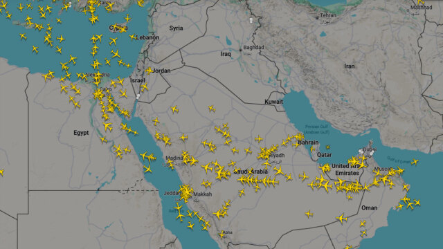 Ανησυχία για τις πτήσεις που αναχωρούν από το Άμπου Ντάμπι, δεκάδες χιλιάδες τις παρακολουθούν online μετά το άνοιγμα των αεροδρομίων